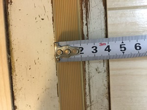 敷居の幅を測る